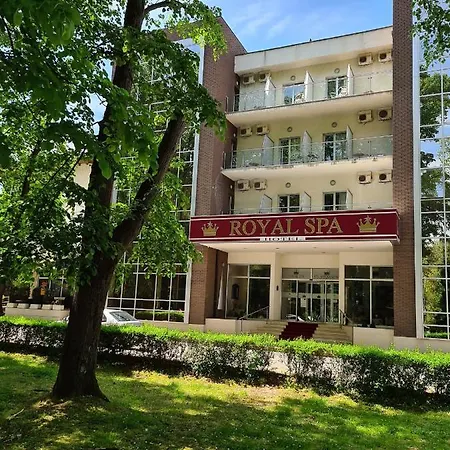 Royal Aparthotel 4*